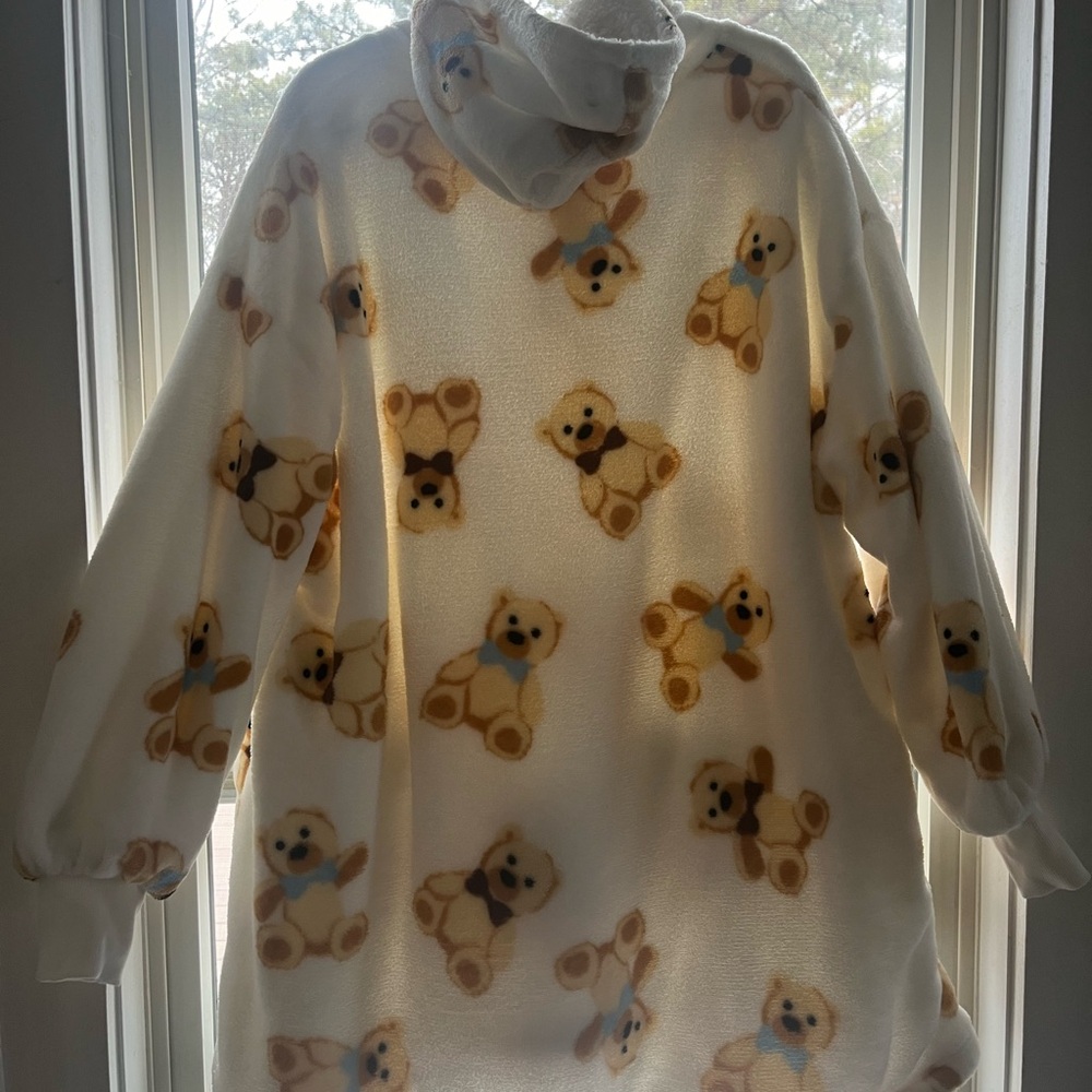 Humungo Hoodie: Oversized blanket hoodie
(teddy bears) Size :Medium/Large